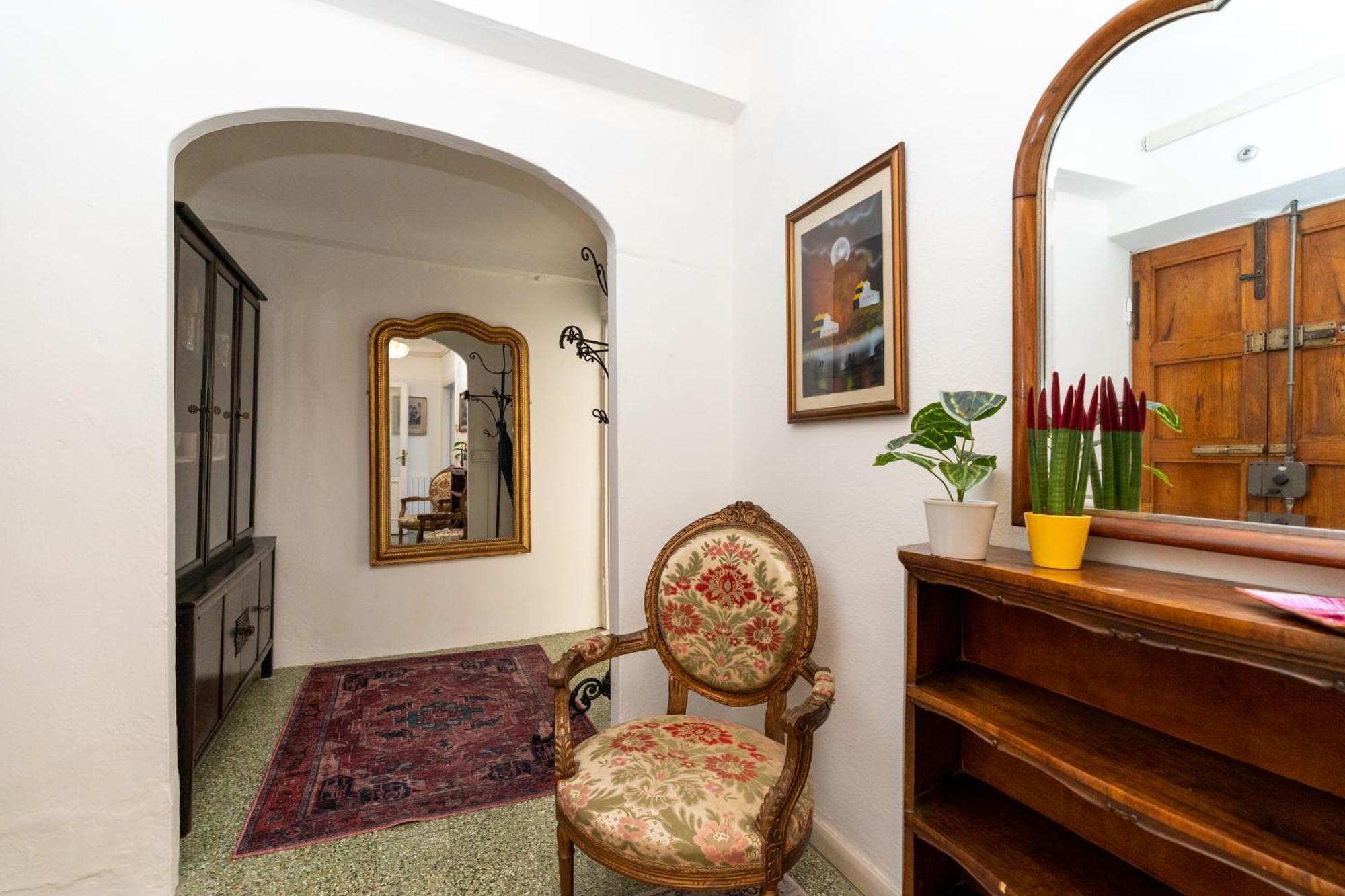 شقة Historic Apt In The Center Of Lucca With Balcony المظهر الخارجي الصورة